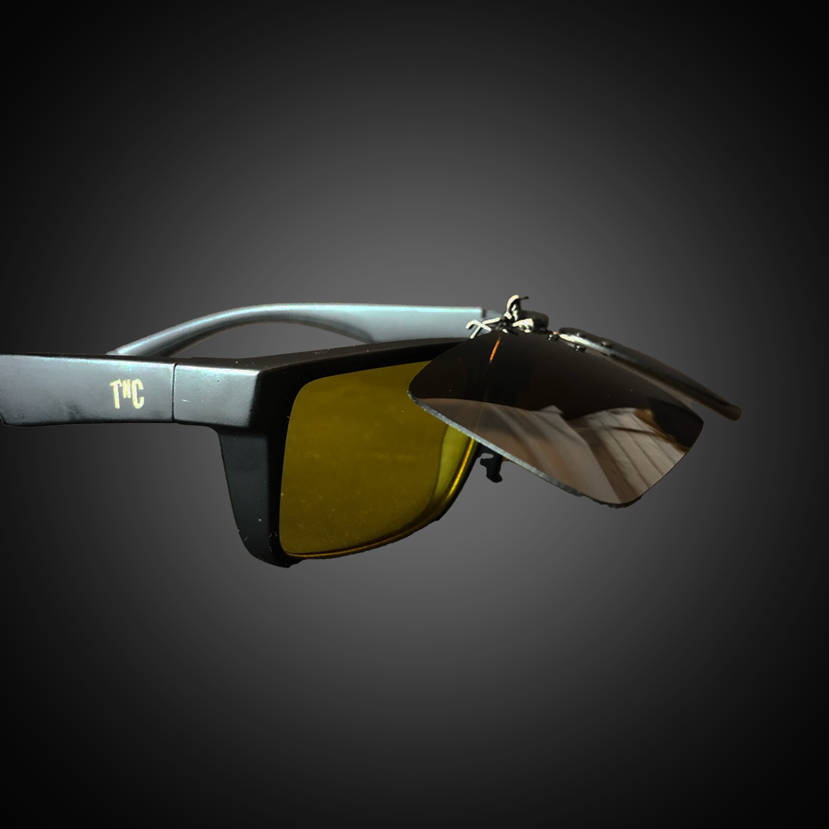 Truckies Driving Clip-On Lens